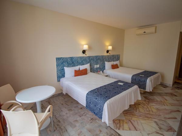 Oceano Palace : photo 6 de la chambre chambre double avec 2 lits doubles - vue sur montagne