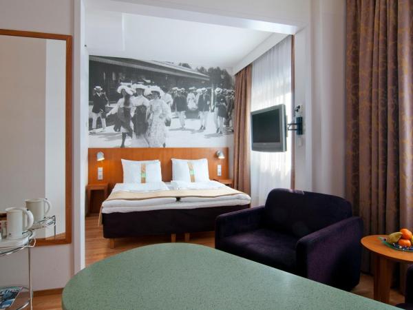Holiday Inn Helsinki-Vantaa Airport, an IHG Hotel : photo 5 de la chambre chambre lit king-size premium