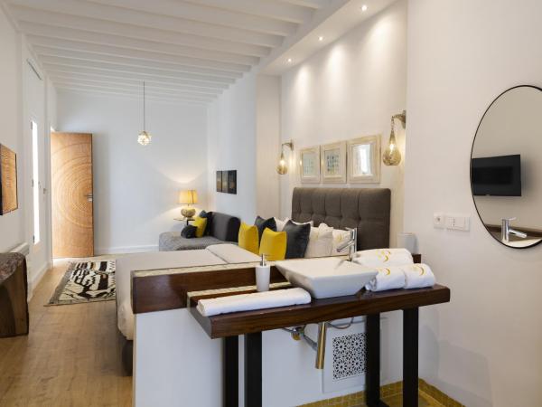 Suite Azur Hotel : photo 2 de la chambre suite deluxe avec lit king-size