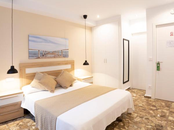 Room Boutique 32 : photo 5 de la chambre chambre double deluxe avec douche