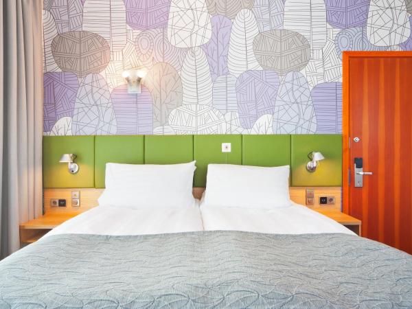 Holiday Inn Helsinki City Centre, an IHG Hotel : photo 3 de la chambre chambre lits jumeaux standard pour personnes À mobilité réduite