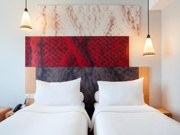 ibis Yogyakarta Adi Sucipto : photo 1 de la chambre chambre lits jumeaux supérieure