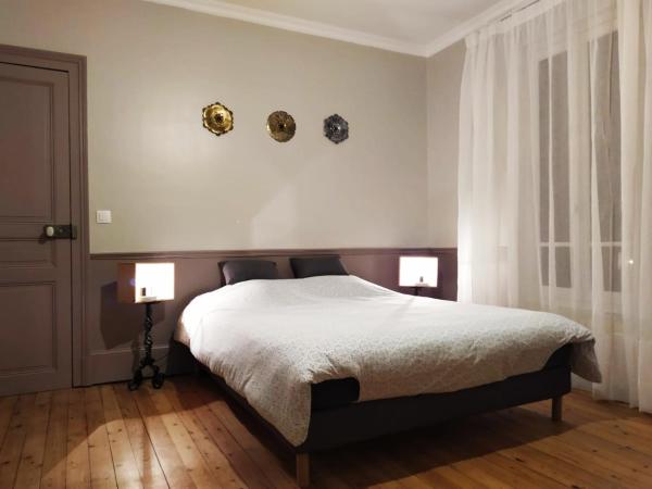 L'Echappée Belle : photo 10 de la chambre chambre double avec salle de bains privative