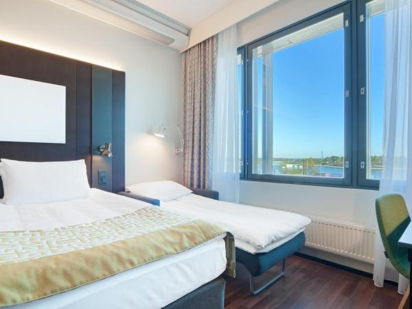 Holiday Inn Helsinki West - Ruoholahti, an IHG Hotel : photo 9 de la chambre chambre lit queen-size standard avec canapé-lit simple