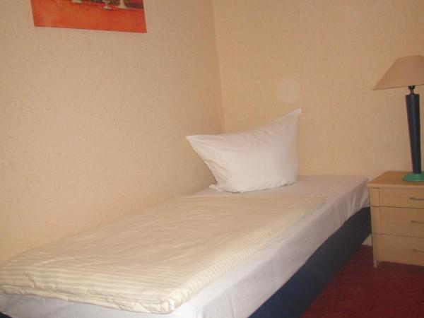 Grüner Baum Nürnberg Brunn : photo 6 de la chambre chambre triple