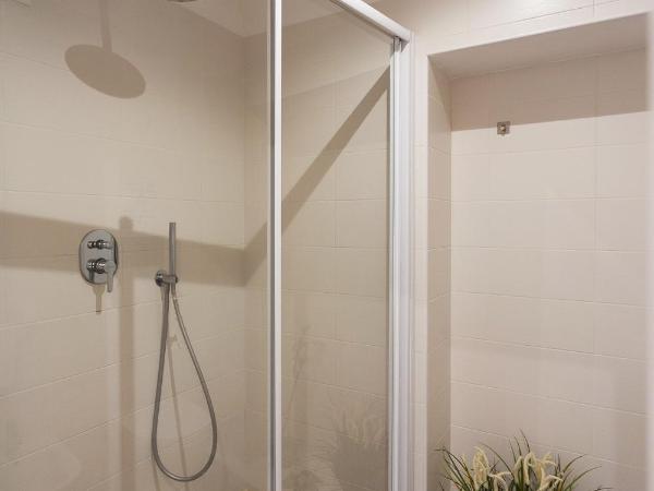 Le Suites Del Duomo House : photo 3 de la chambre chambre triple avec balcon