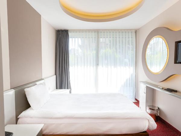 IS Hotel : photo 2 de la chambre chambre simple - vue sur jardin