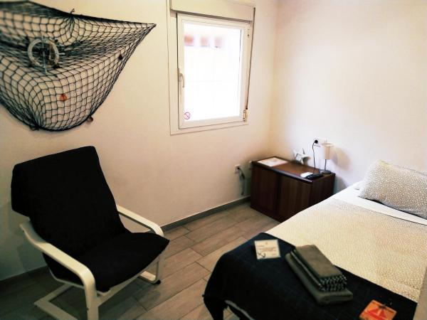 Hostal Casa Nautilus : photo 2 de la chambre chambre simple avec salle de bains privative