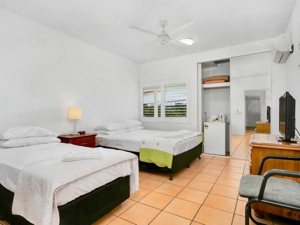 Cairns Reef Apartments & Motel : photo 5 de la chambre chambre double ou lits jumeaux