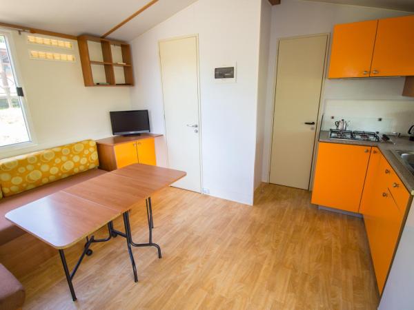 Easyatent Mobile home Bijela Uvala : photo 5 de la chambre mobile home