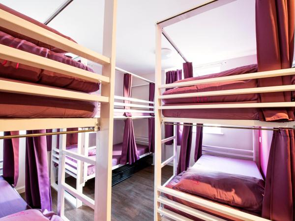 Safestay London Elephant & Castle : photo 8 de la chambre lit dans dortoir mixte de 6 lits avec salle de bains privative