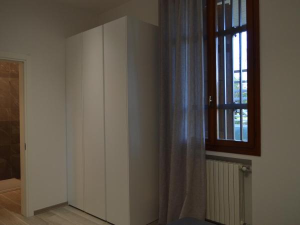 Camere Scandellara 24 : photo 2 de la chambre chambre triple avec salle de bains privative