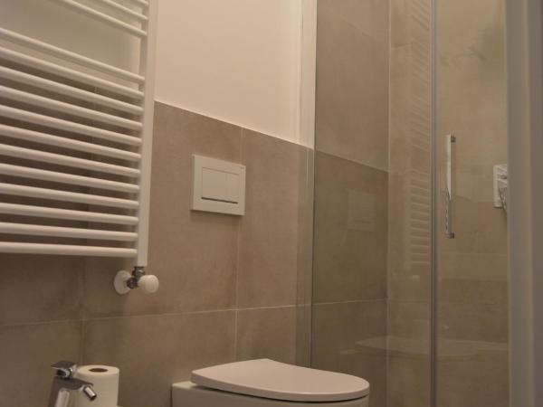 Camere Scandellara 24 : photo 8 de la chambre chambre double avec salle de bains privative