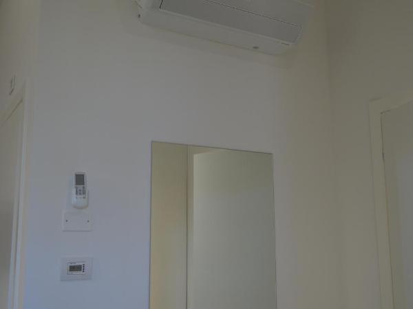 Camere Scandellara 24 : photo 6 de la chambre chambre lits jumeaux avec balcon