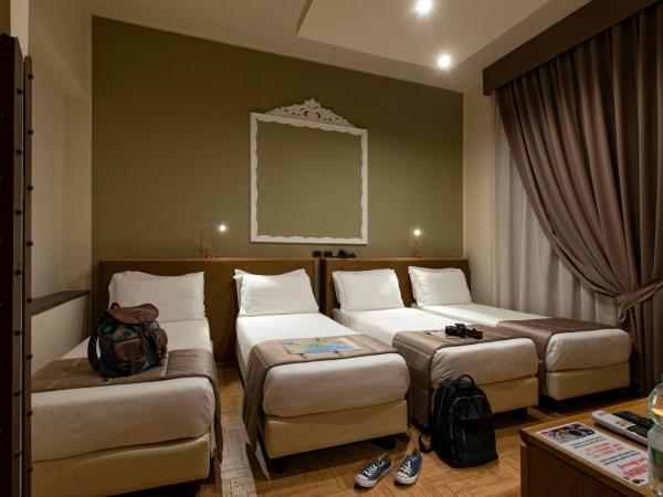 Grand Hotel Europa & Restaurant : photo 2 de la chambre chambre quadruple