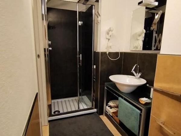 Bolognino B&B : photo 7 de la chambre chambre double ou lits jumeaux avec salle de bains privative