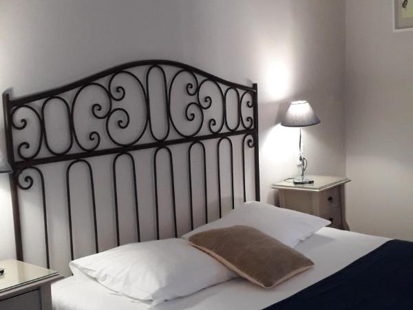 Les Terrasses de David et Louisa : photo 2 de la chambre chambre double avec terrasse - vue sur la rivière