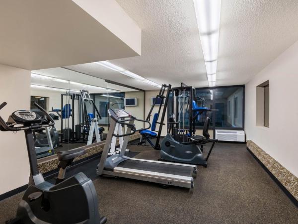 Travelodge by Wyndham Memphis Airport/Graceland : photo 4 de la chambre chambre lit king-size deluxe - non-fumeurs