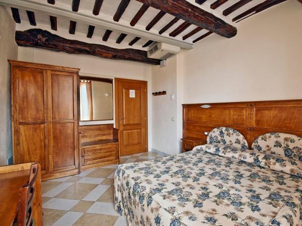 Al Mercato B&B : photo 3 de la chambre chambre double ou lits jumeaux avec salle de bains privative séparée