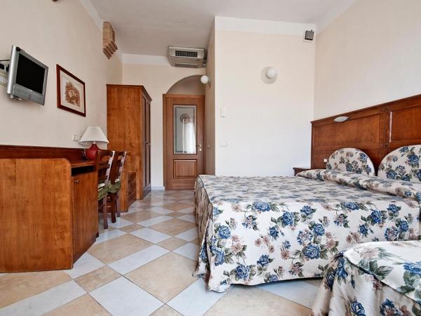 Al Mercato B&B : photo 4 de la chambre chambre triple avec balcon