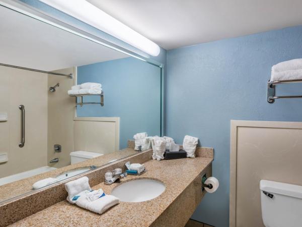 Travelodge by Wyndham Memphis Airport/Graceland : photo 2 de la chambre chambre lit king-size deluxe - non-fumeurs