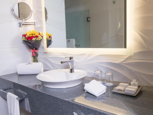 Hotel Ronda Minerva : photo 8 de la chambre chambre double supérieure avec deux lits doubles