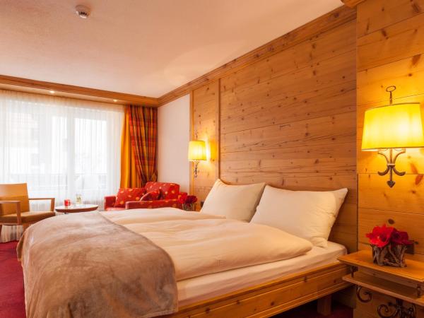 Hotel Holiday : photo 2 de la chambre chambre triple avec balcon