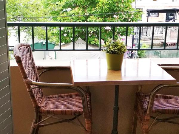 Les Terrasses de David et Louisa : photo 1 de la chambre chambre double avec terrasse - vue sur la rivière