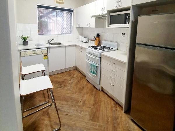 Largs Pier Hotel : photo 2 de la chambre apartment - jetty road(adjacent to hotel) 