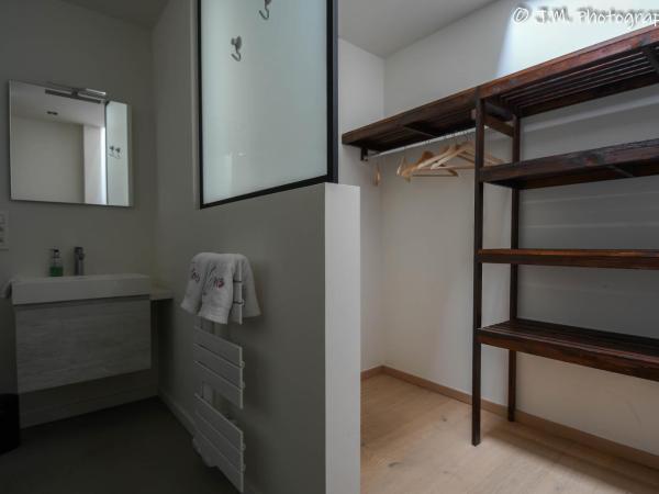 James & Leon : photo 6 de la chambre chambre double deluxe avec douche