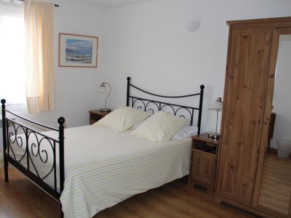 Hôtel Le Clos des Pins : photo 4 de la chambre suite familiale (5 personnes)