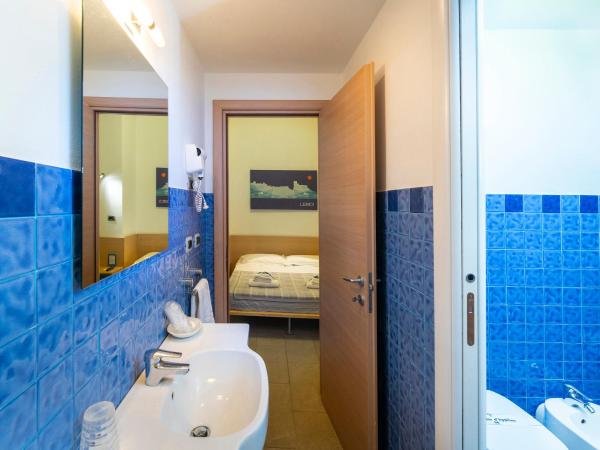 Affittacamere del Golfo e delle 5 Terre : photo 8 de la chambre 2 chambres doubles communicantes