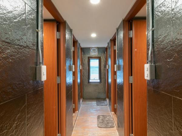 Phobphan Hostel : photo 5 de la chambre lit dans dortoir mixte de 6 lits