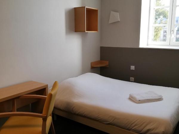 Espace Bernadette Soubirous Nevers : photo 2 de la chambre chambre double avec salle de bains privative