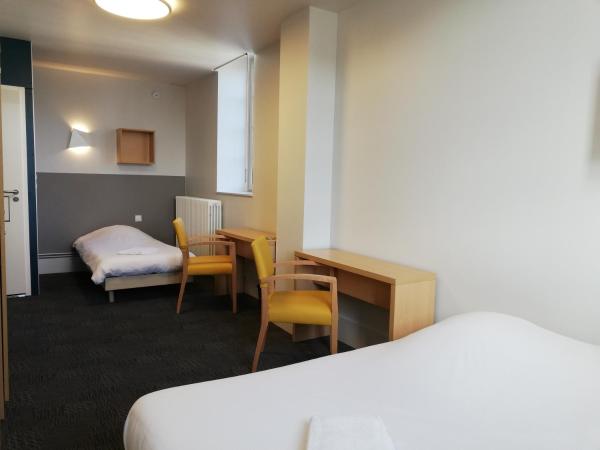 Espace Bernadette Soubirous Nevers : photo 2 de la chambre chambre triple - vue sur jardin