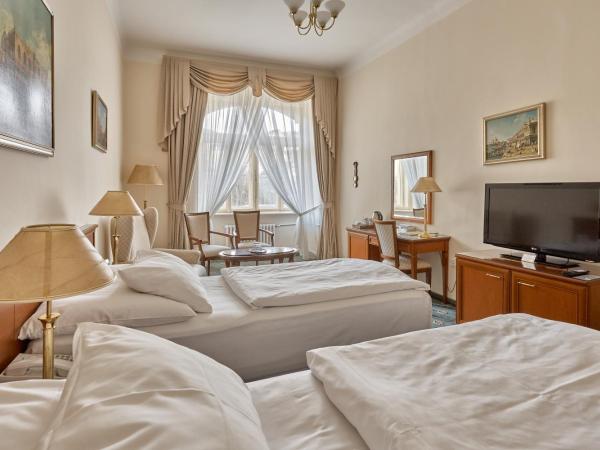 Hotel Romance : photo 10 de la chambre chambre double exclusive avec vue sur la ville