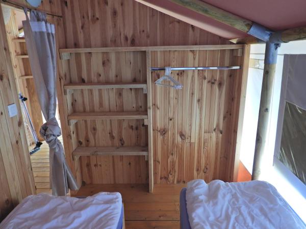 Drago Tours LODGE TENT Joy Safari, Lanterna : photo 4 de la chambre tente de luxe