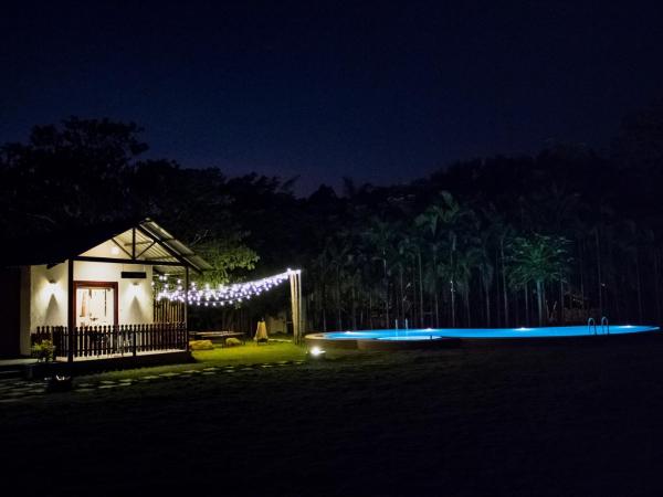 Aranyagiri Countryside Resort, Near Pune : photo 4 de la chambre country cottage with pool view