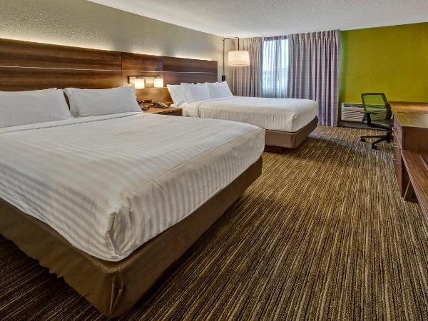 Holiday Inn Express Louisville Airport Expo Center, an IHG Hotel : photo 2 de la chambre chambre standard avec 2 lits queen-size