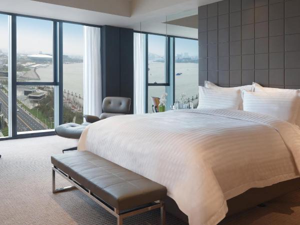 InterContinental Shanghai Expo, an IHG Hotel : photo 1 de la chambre classic king room with river view - high floor