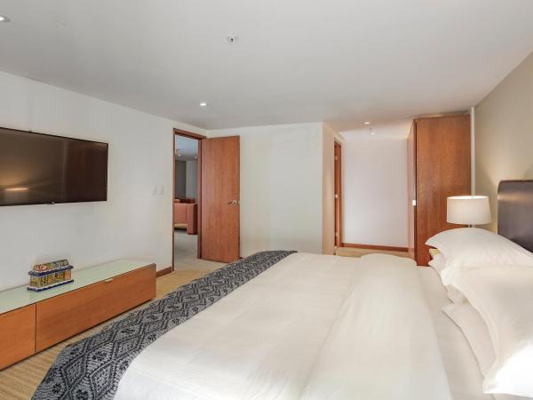Presidente Intercontinental Puebla, an IHG Hotel : photo 3 de la chambre suite lit king-size affaires