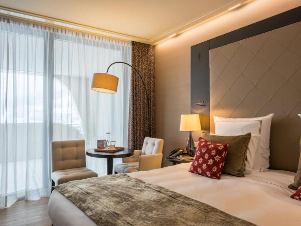 AlpenGold Hotel Davos : photo 8 de la chambre luxueuse chambre king avec balcon