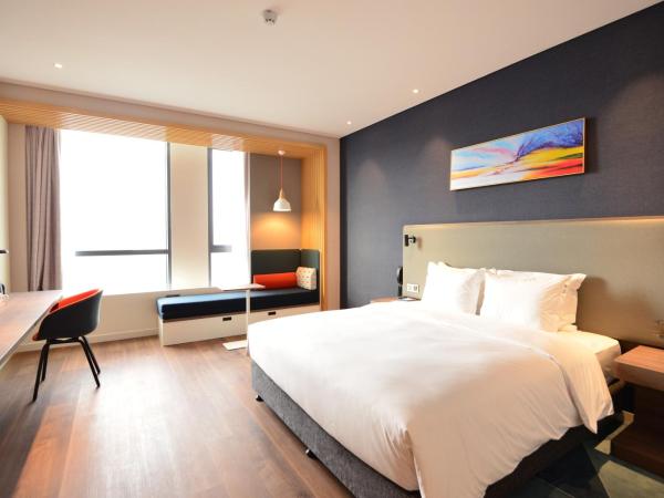 Holiday Inn Express Hangzhou Binjiang, an IHG Hotel : photo 3 de la chambre standard king room with extra floor space