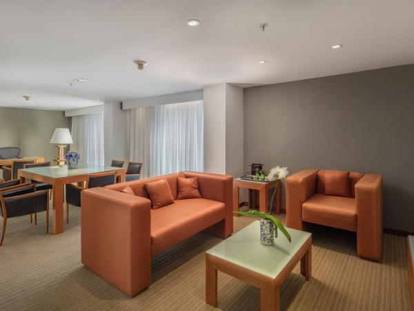 Presidente Intercontinental Puebla, an IHG Hotel : photo 6 de la chambre suite lit king-size affaires