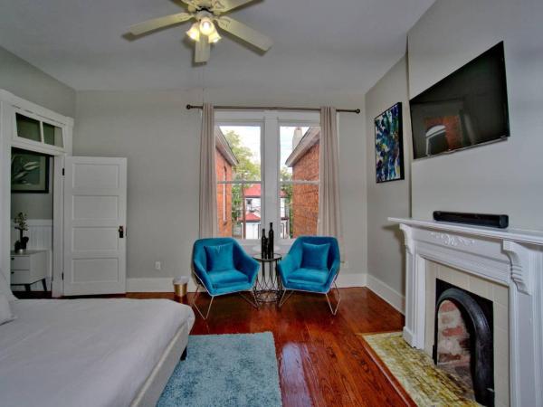 Modern 4 Bed Brownstone in Historic Downtown : photo 10 de la chambre maison 4 chambres