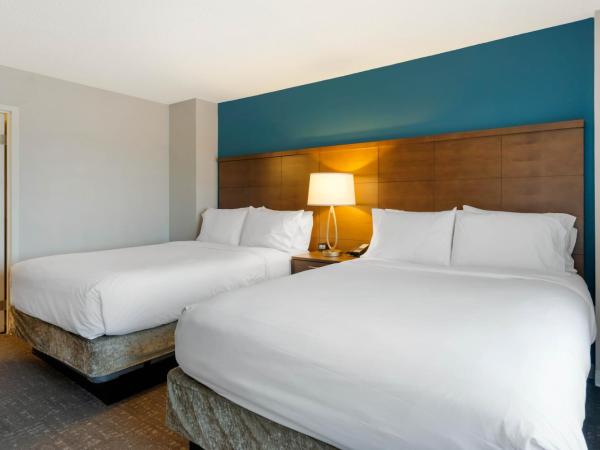 Staybridge Suites Orlando Royale Parc Suites, an IHG Hotel : photo 8 de la chambre suite 2 chambres avec 4 lits doubles et canapé-lit