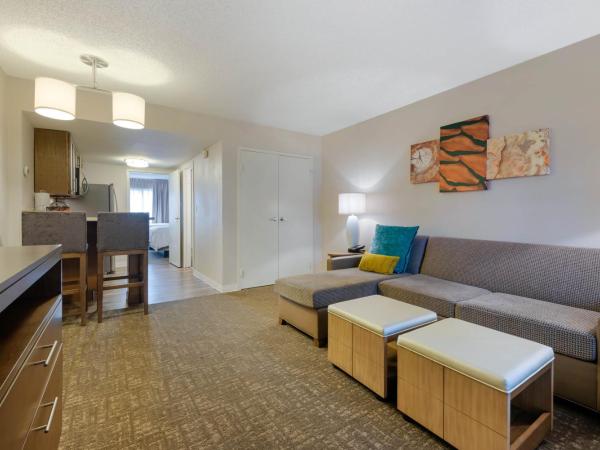 Staybridge Suites Orlando Royale Parc Suites, an IHG Hotel : photo 9 de la chambre suite 1 chambre avec 2 lits doubles - canapé-lit