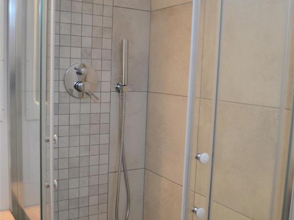 Casa aOrta Downtown : photo 1 de la chambre chambre triple avec salle de bains privative