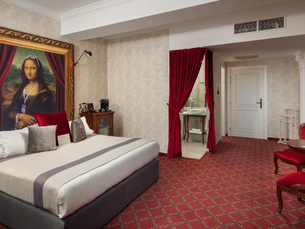 Mystery Hotel Budapest : photo 2 de la chambre chambre mystère lit king-size avec canapé-lit