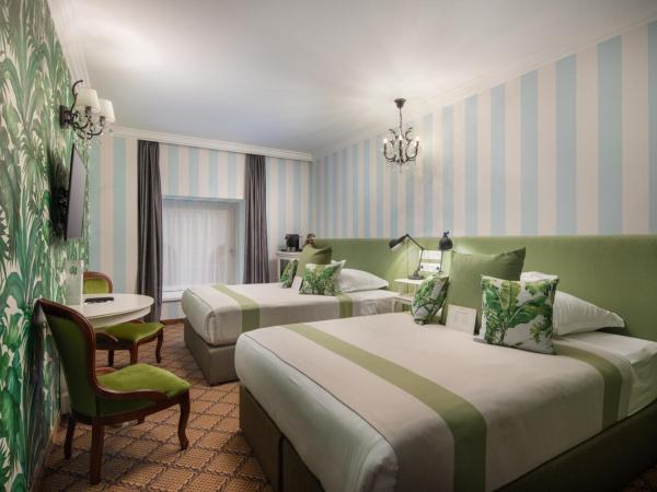 Mystery Hotel Budapest : photo 2 de la chambre chambre double supérieure avec deux lits doubles